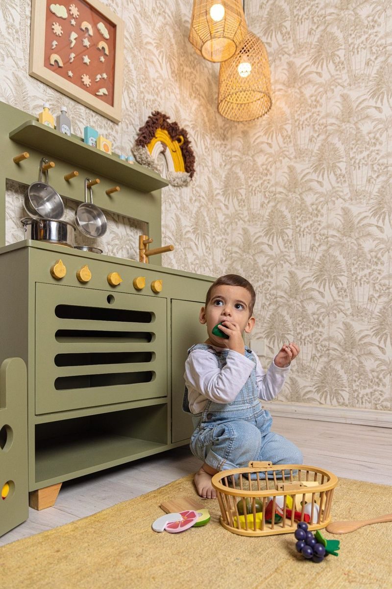 Play Kitchen photo 2